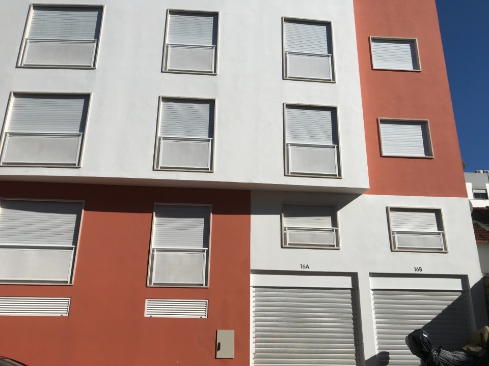 Housing and Commerce Building - Amadora