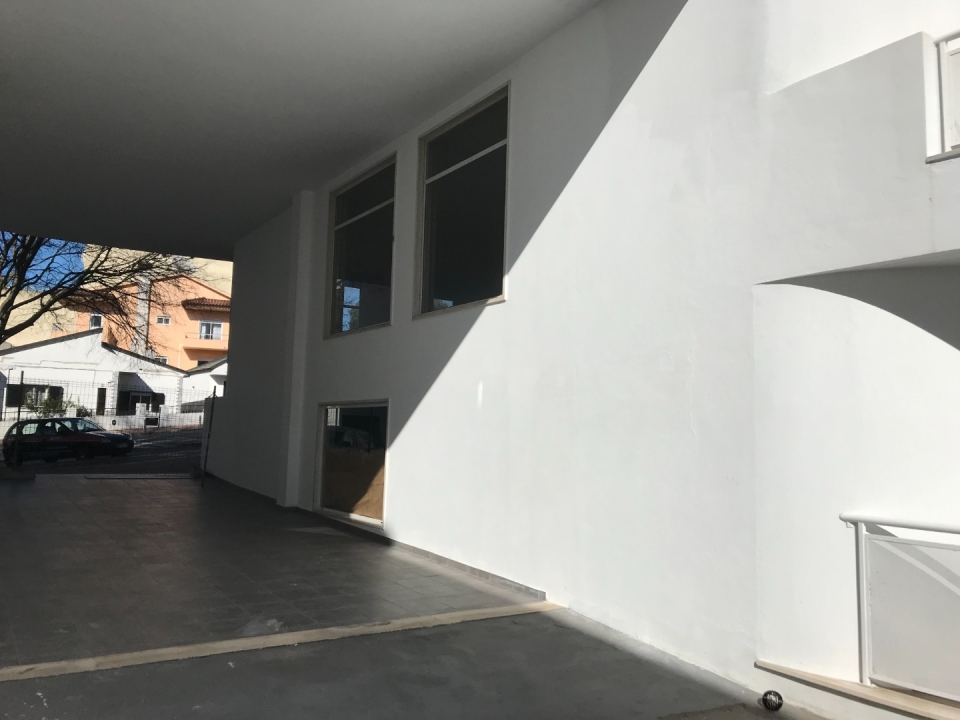 Housing and Commerce Building - Amadora