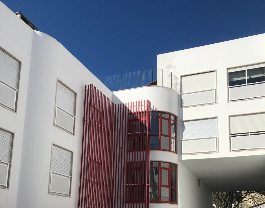 Housing and Commerce Building - Amadora